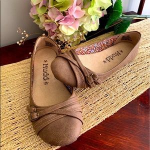 Cute flats by Mudd.  Size 7